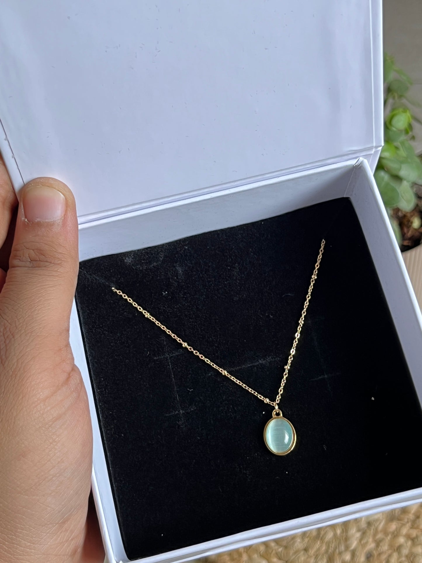 Mint Monalisa Pendant