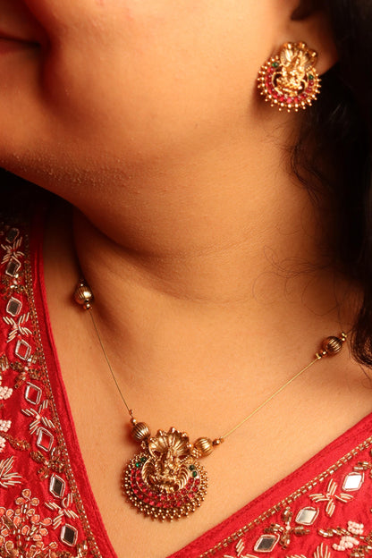 Mahalaxmi Invisible Chain Pendant Set