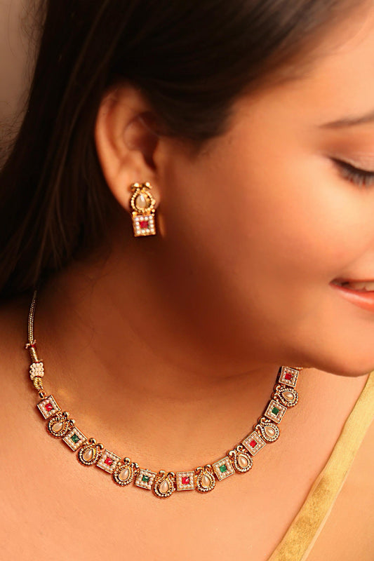 Varnika pearl Haar Set