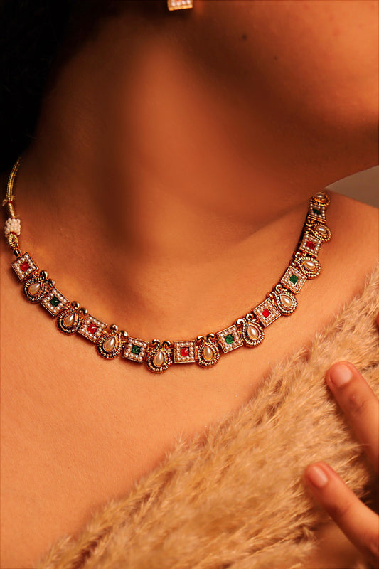 Varnika pearl Haar Set