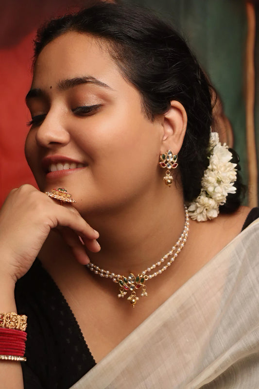Devi Shwet Choker Necklace Set