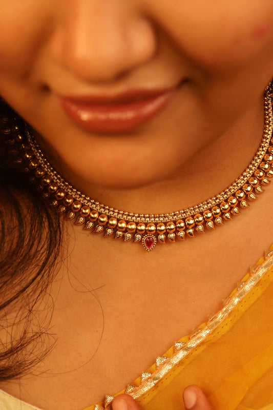 Vaidehi Gold Choker & Stud Set